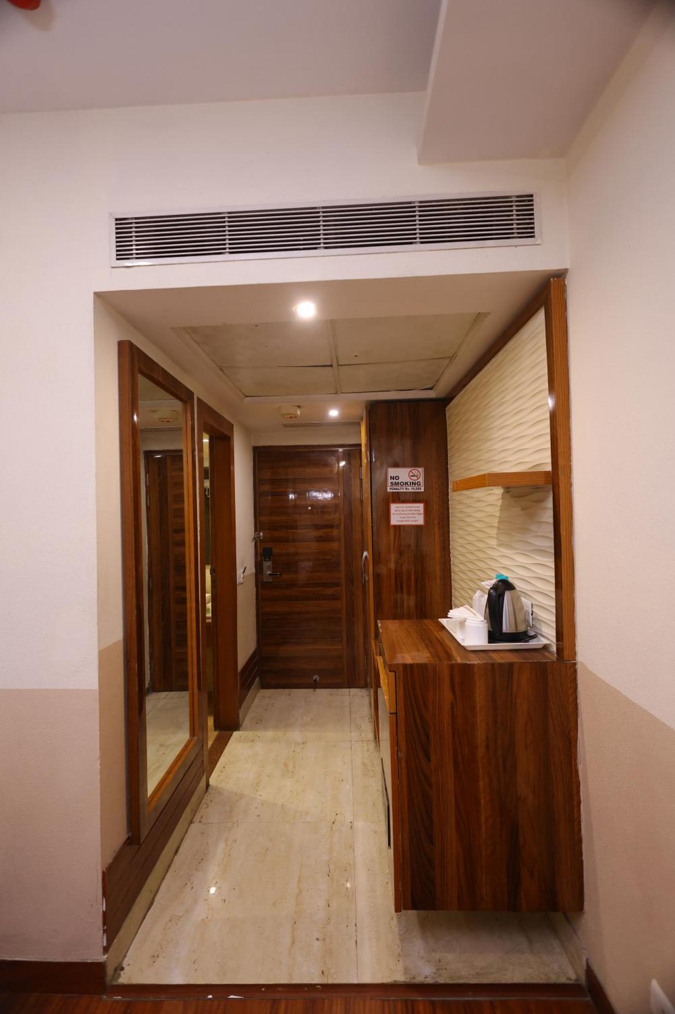 Airport Hotel Ramhan Palace Mahipalpur New Delhi Exterior photo